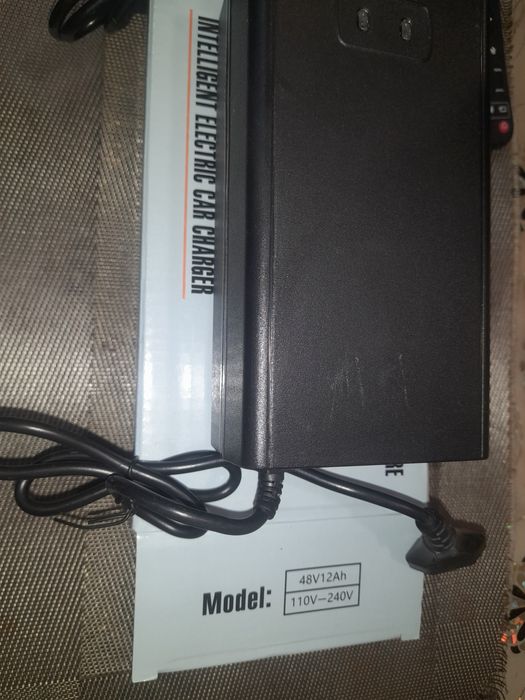 Зарядний пристрій 48V, 12Ah