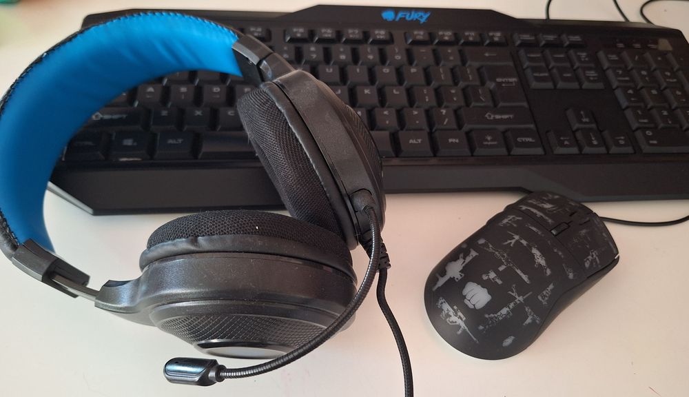 Klawiatura, myszka, słuchawki. Gaming combo.