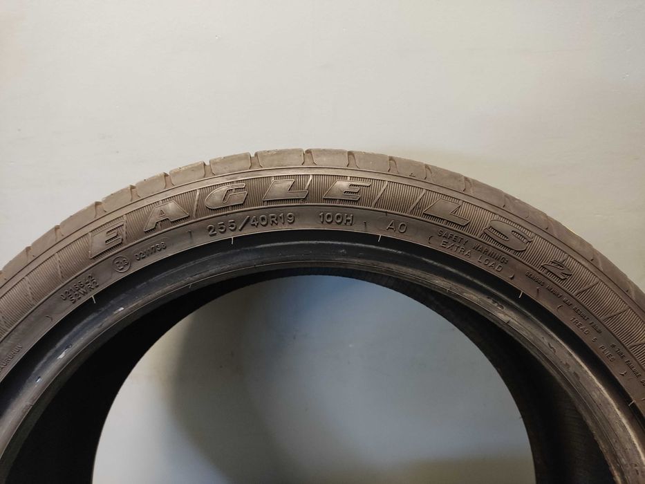 2x255/40R19 Goodyear Eagle LS2, 100H XL, 2018 rok, bieżnik 6,7mm