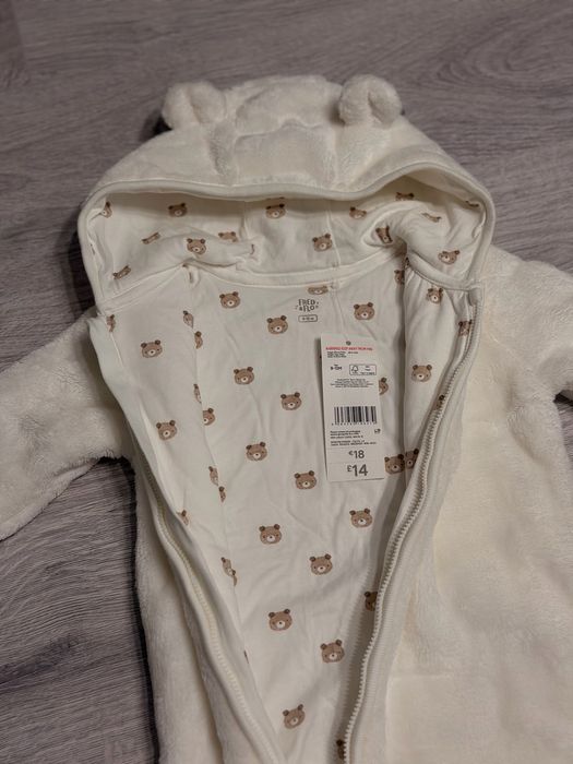 Плюшевий чоловічок 9-12м. з капюшоном для дитини. Флісовий комбенізон.