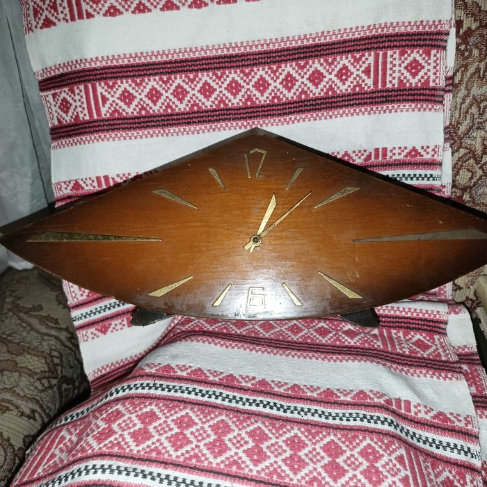 Настольные часы времен СССР