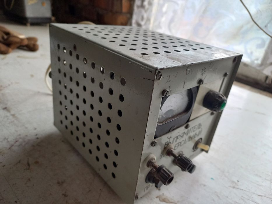 Блок живлення до 50 вт. в хорошому стані.