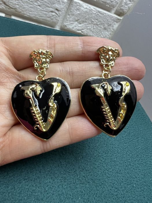Nowe luksusowe kolczyki w kształcie serca