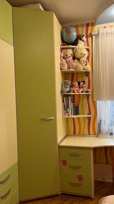 Дитячі меблі в хорошому стані