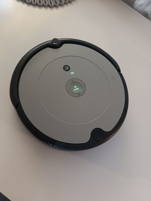 Robot odkurzający iRobot Roomba 698