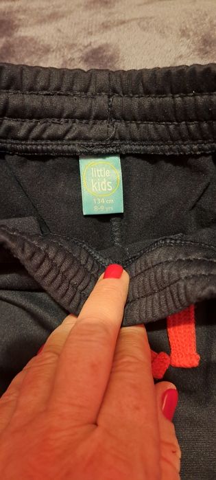 Spodnie chłopięce r 134