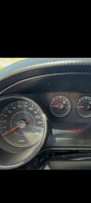 VENDO OU TROCO POR CARRINHA DE TRABALHO Fiat bravo de 2008 1.6 MultiJet