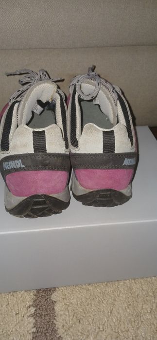 Продам трекинговые кросовки Meindl