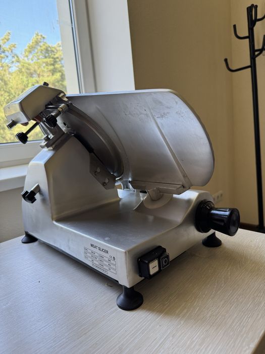 Слайсер професійний 250 мм Hurakan HKN-HM250