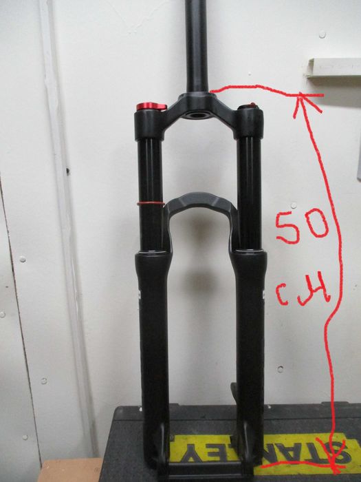 Велосипедная пневмо вилка передняя  на 24 колесо.