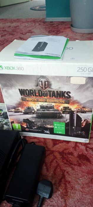Xbox 360 E + gry