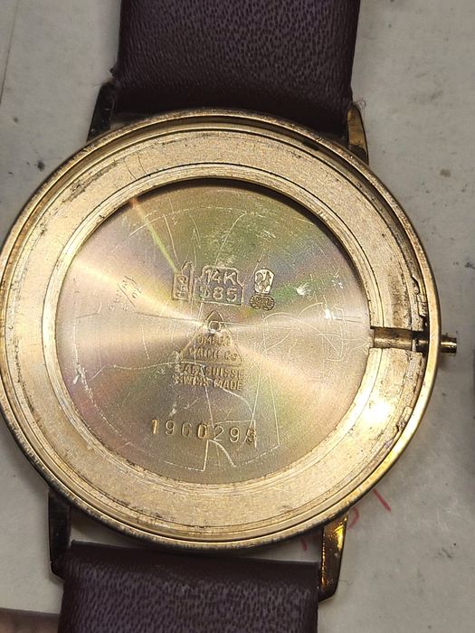 Złoty zegarek Omega