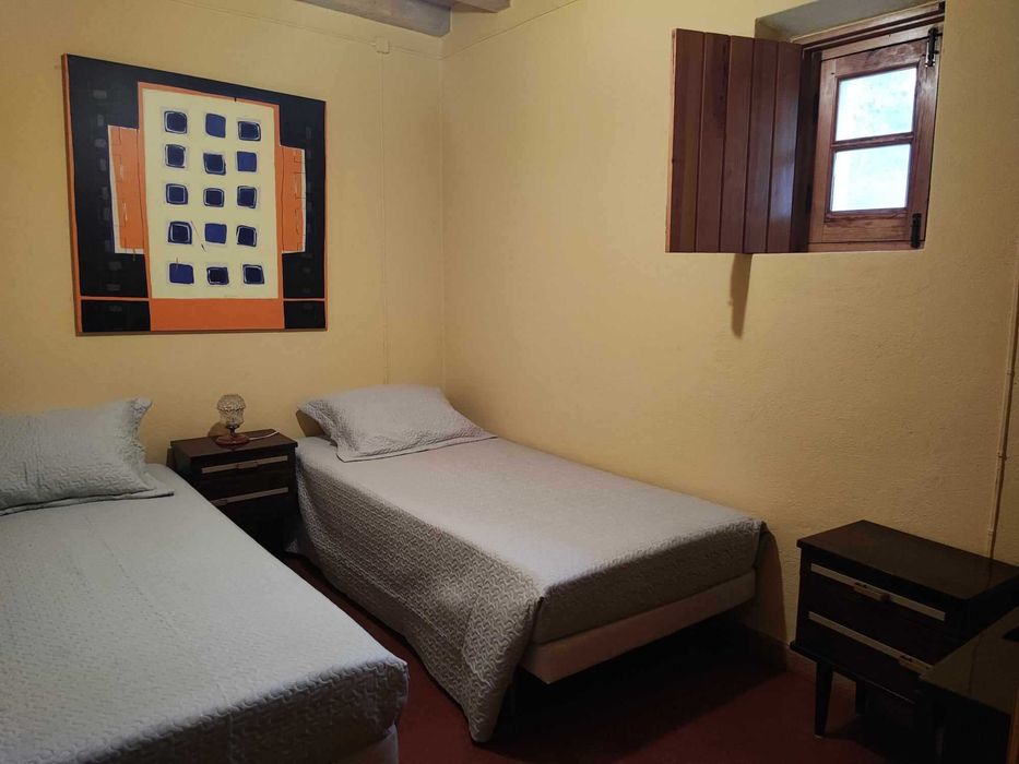 Casa rústica com uso exclusivo de piscina, que aceita animais