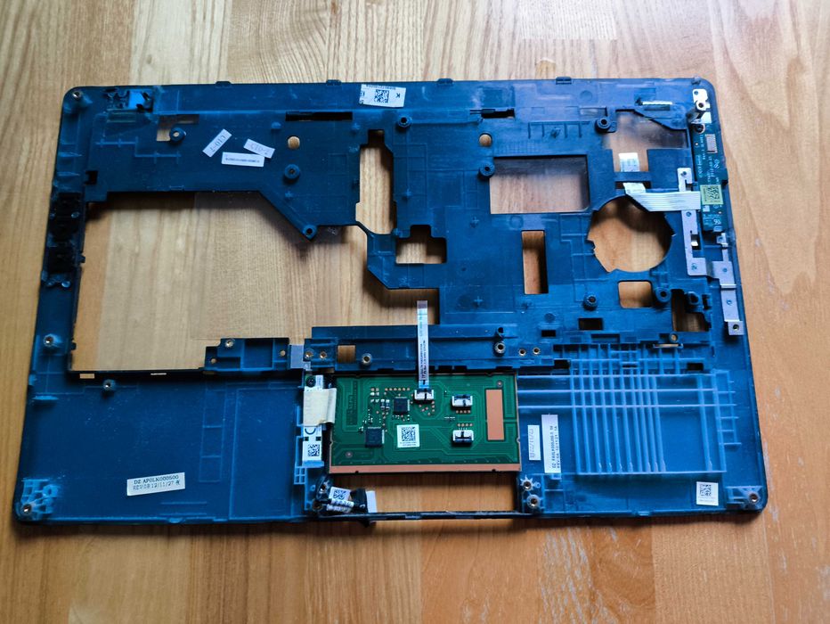 Obudowa Dell Latitude E6330 zestaw Klapa dolna + Palmrest + Kadłubek