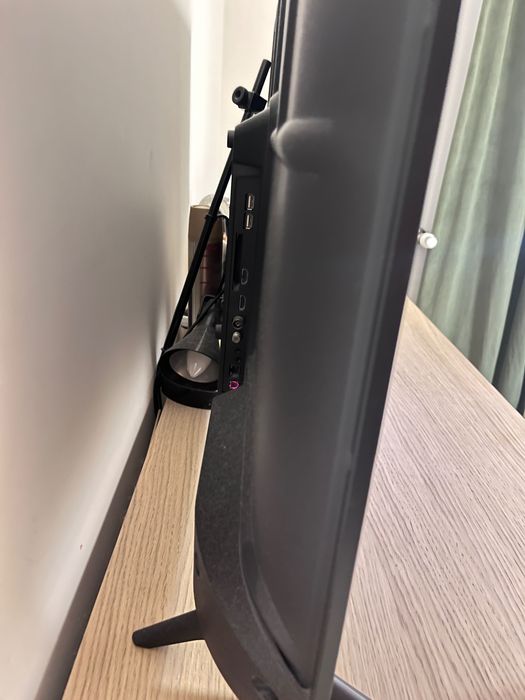 Televisão Hisense 43” polegadas