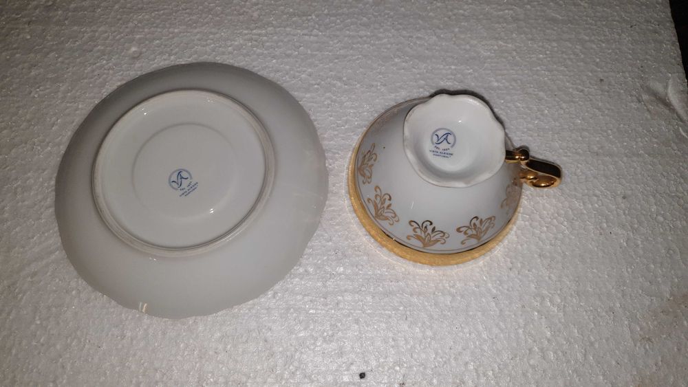 Vendo chávena Antiga Vista Alegre e outras