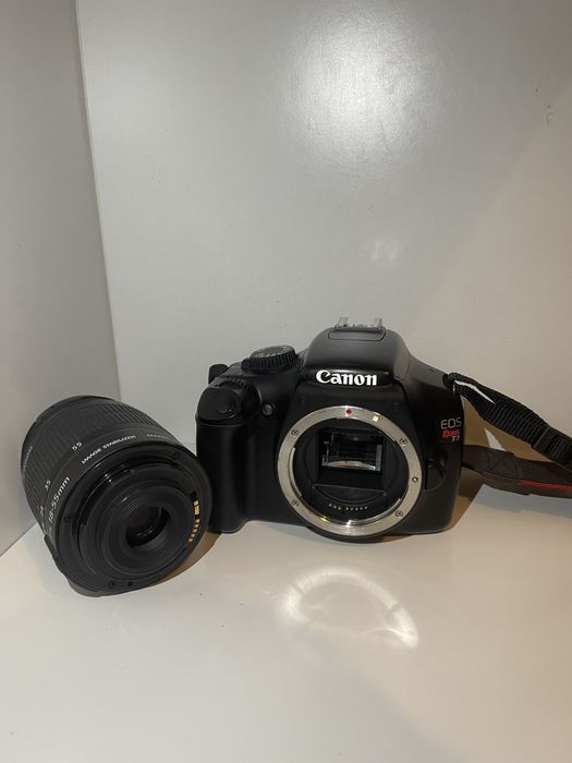 Canon eos rebel t3 novinha