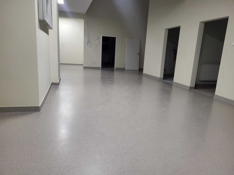 wylewki posadzki samopoziomujące cementowe WOLPLAN CTF beton grzewczy