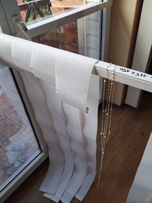 Żaluzją pionowa  115x150