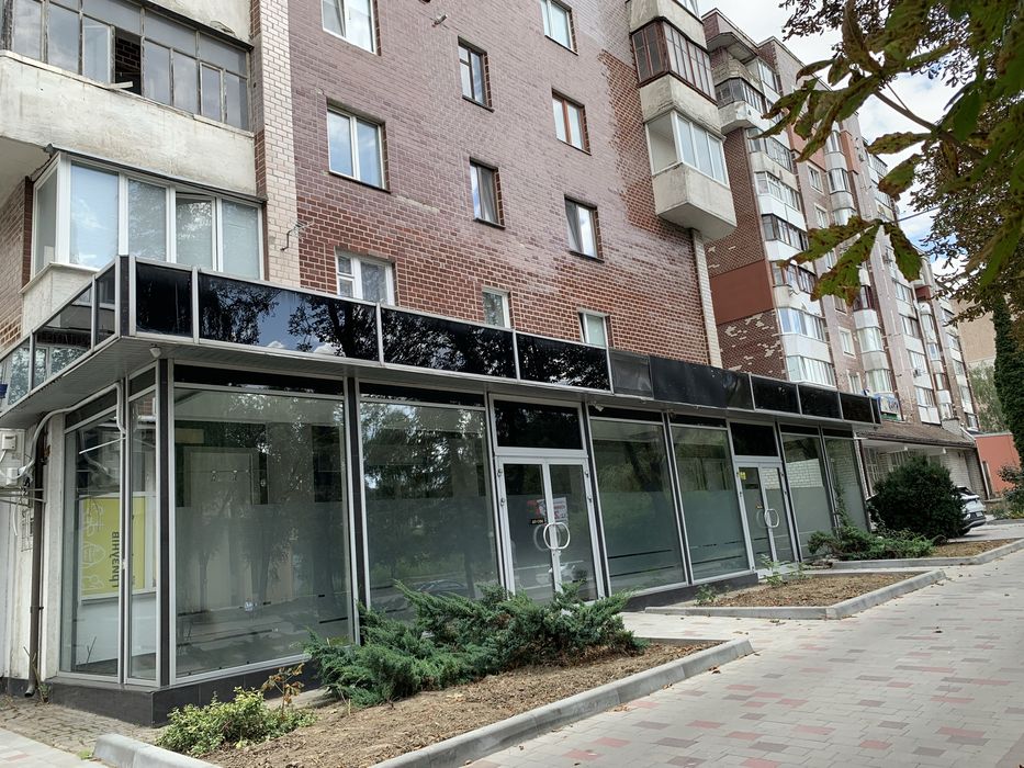 Продається комерційне приміщення   на вулиці Злуки