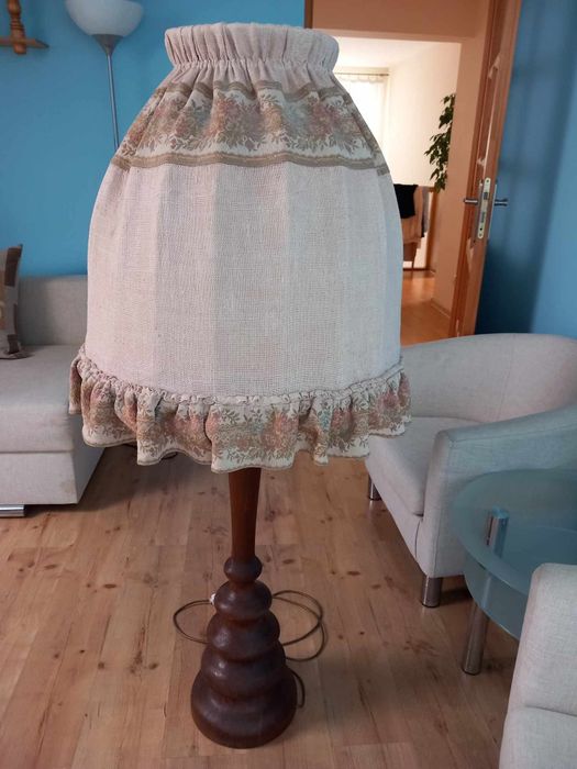 Lampa drewniana toczona