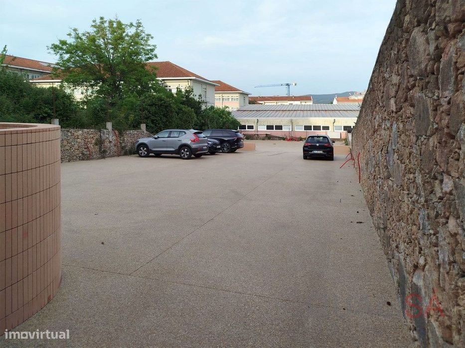 Apartamento T1 novo, com varanda e lugar de garagem em S. Vítor em ...