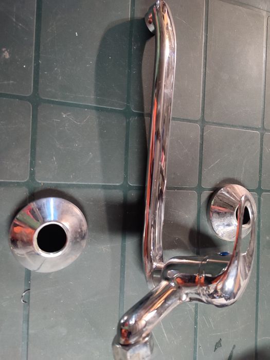 Kran z długą wylewką