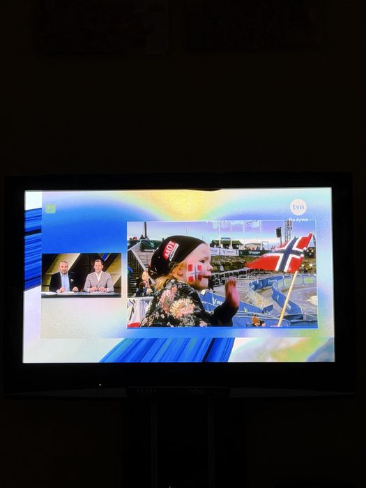 Panasonic Viera 42” + 4 głośniki LG – kino w domu!