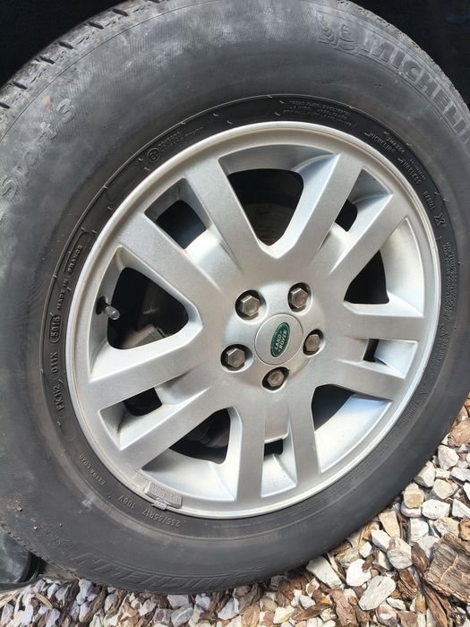 Oryginalne felgi 17 cali 5x108 Landrover Freelander 2  z oponami