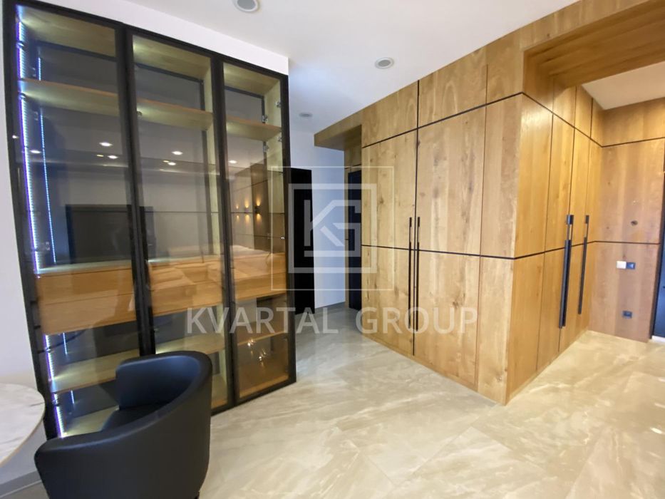 Продам 2к квартиру 96м2 з якісним ремонтом на Печерську!