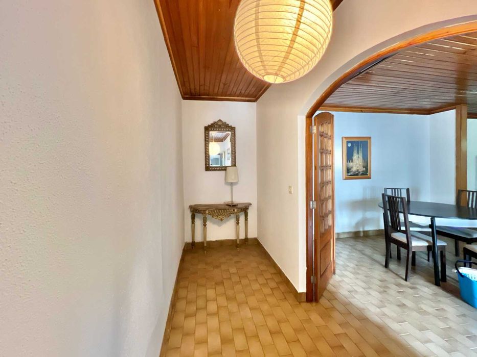 Alugo Quarto mobilado com despesas incluídas
