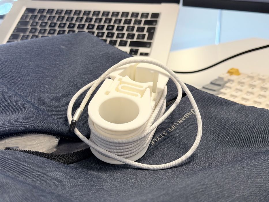 Organizador Viagem p/ Cabo MacBook MagSafe 3 (2m)