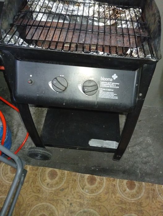 Tanio Sprzedam gril gazowy  z pokrowcem gratis