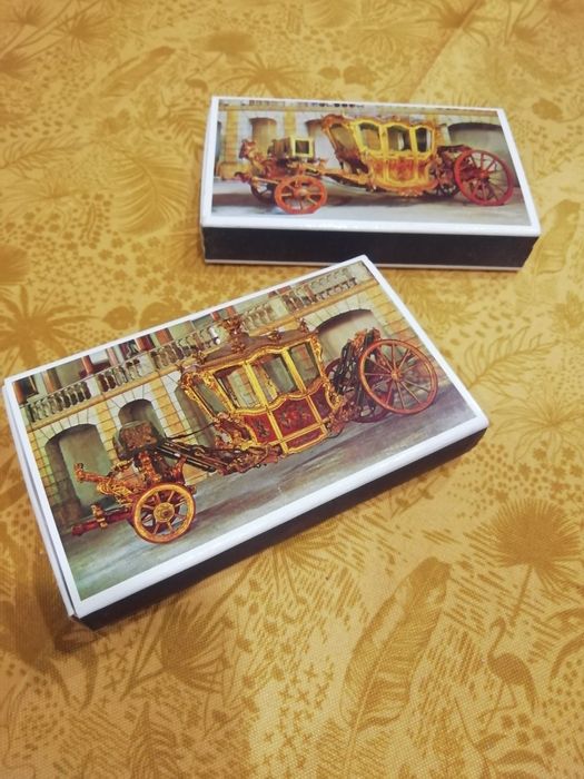 Caixas de fósforos alusivas aos coches.