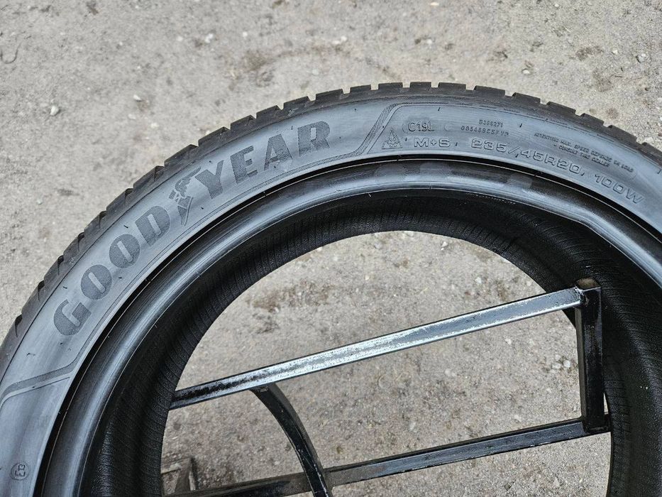 Шины БУ 235 45 R 20 Goodyear Vector 4season gen-3 Всесезон Комплект