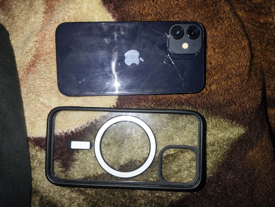 iPhone 12 mini Все працює