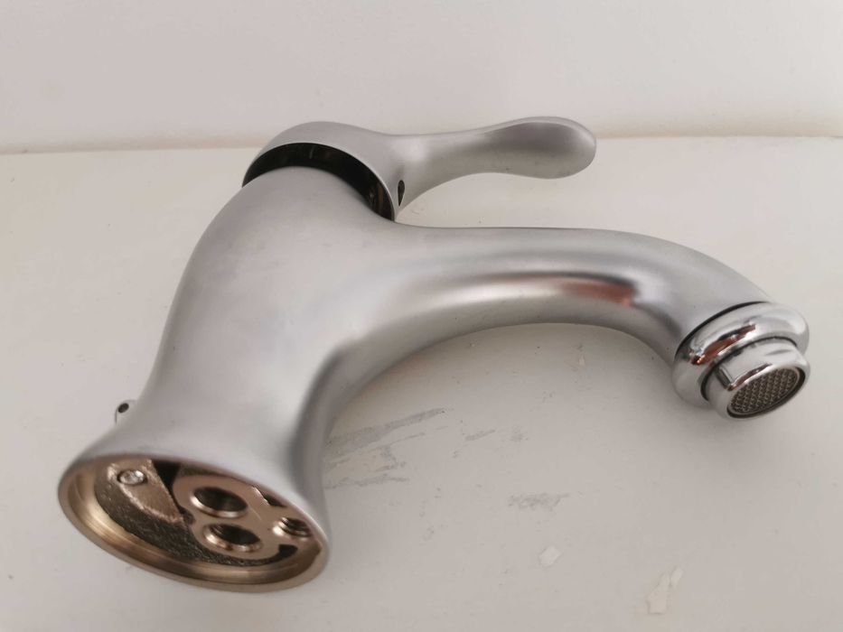 Torneira misturadora de lavatório