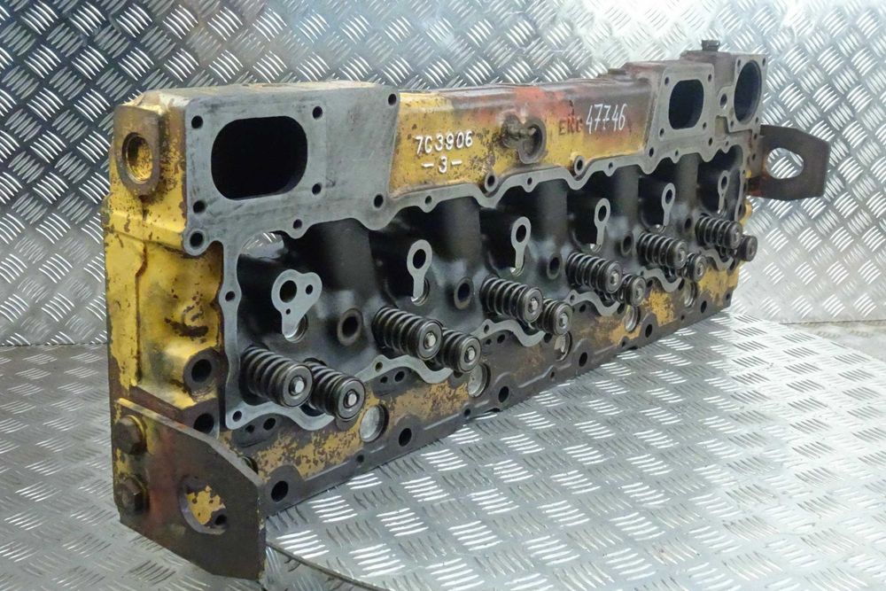 Głowica do silnika Caterpillar 3306. Cylinder head Cat 3306