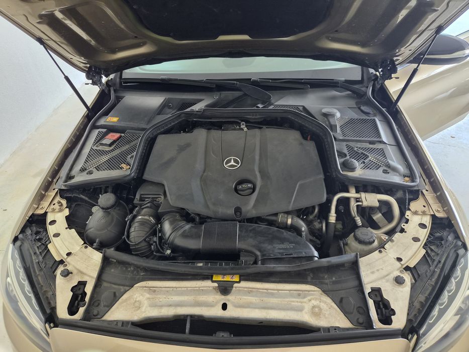 Mercedes-Benz C250 d – FULL EXTRAS, Visual AMG 63, Teto Panorâmico & Suspensão Pneumática (2015)