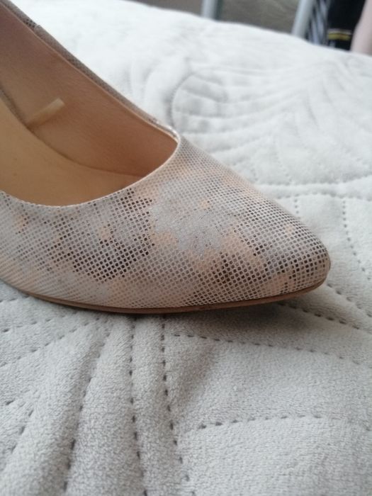 Buty na obsacie Lasocki