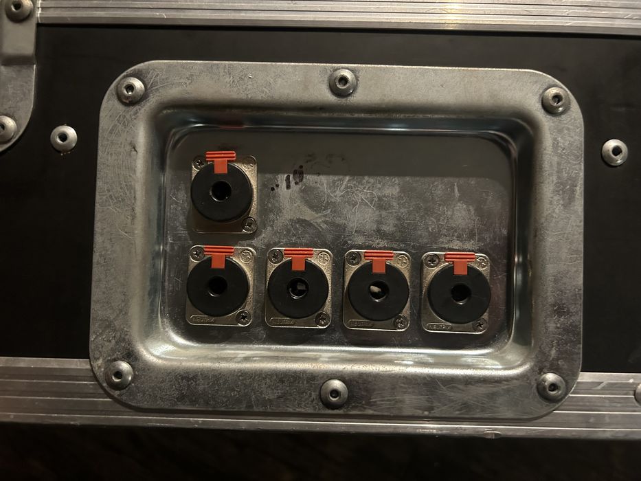 Skrzynia / case / podłoga na efekty gitarowe