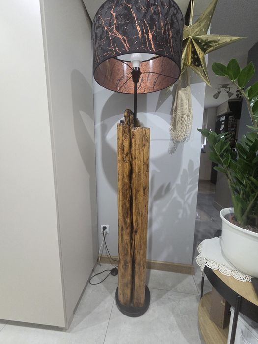 Lampa ze starej belki