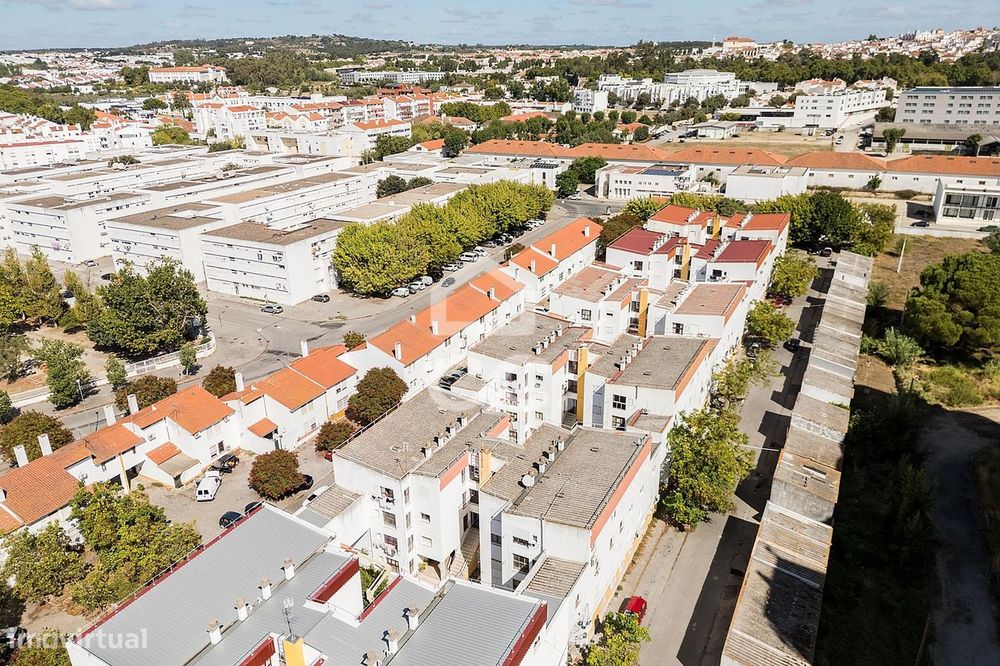 Apartamento T3 totalmente remodelado na Horta das Figueiras, Évora