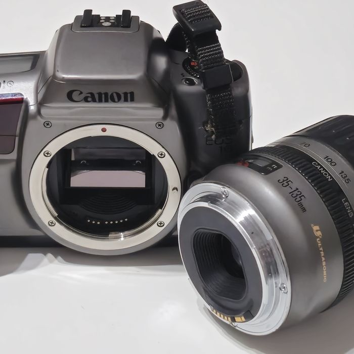 Canon EOS 10 + Canon EF 35-135mm USM - Edição limitada