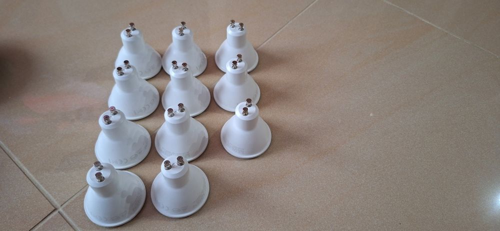 Oprawki Kanlux plus żarówki Led  GU 10