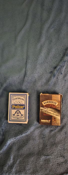 2 jogos de cartas.