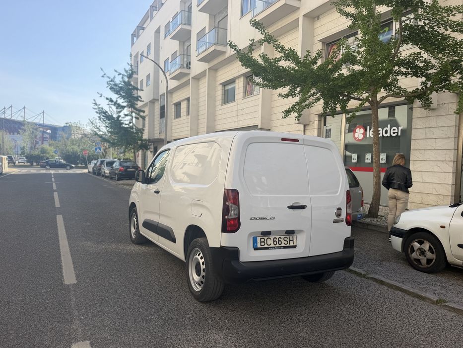 Fiat Doblo 1.5 HDI 2023 NACIONAL  !! 43 MIL KMS ( já tem iva 23 % ) NOVO MODELO