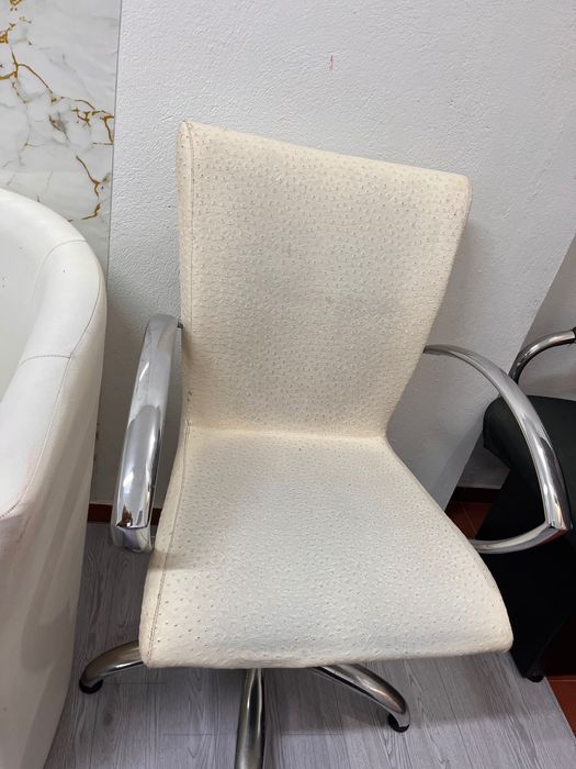 Rampa de lavagem e cadeira giratória (não hidráulica)