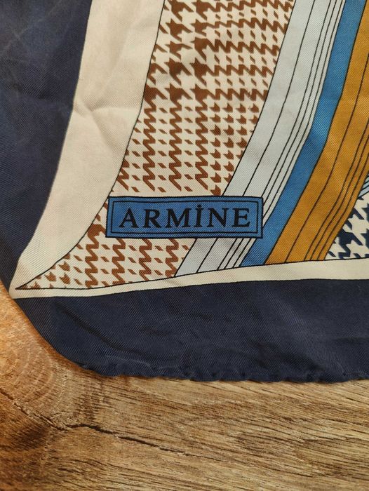 Продам шовковий платок Armine silk