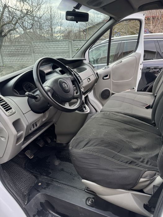 Опель віваро 2.0